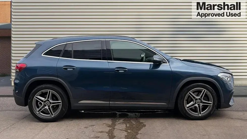 Used Mercedes GLA200 Executive 150 HP (110 kW) 2021 Blue SUV