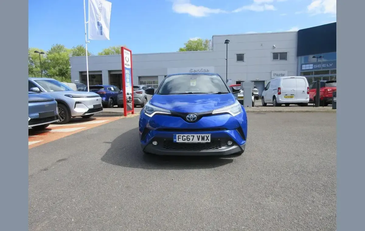 Used Toyota C-HR 122 HP (89 kW) 2017 Blue SUV