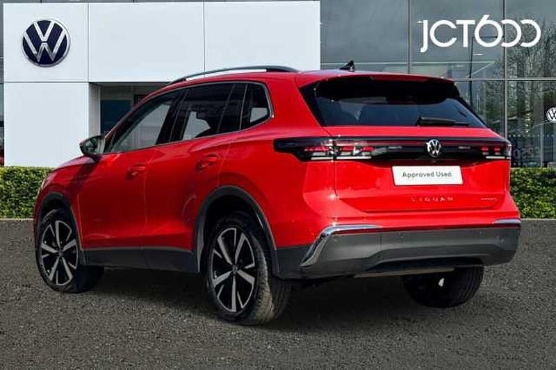 Second-hand VW Tiguan Elegance 204 CP (150 kW) 2025 Roșu SUV
