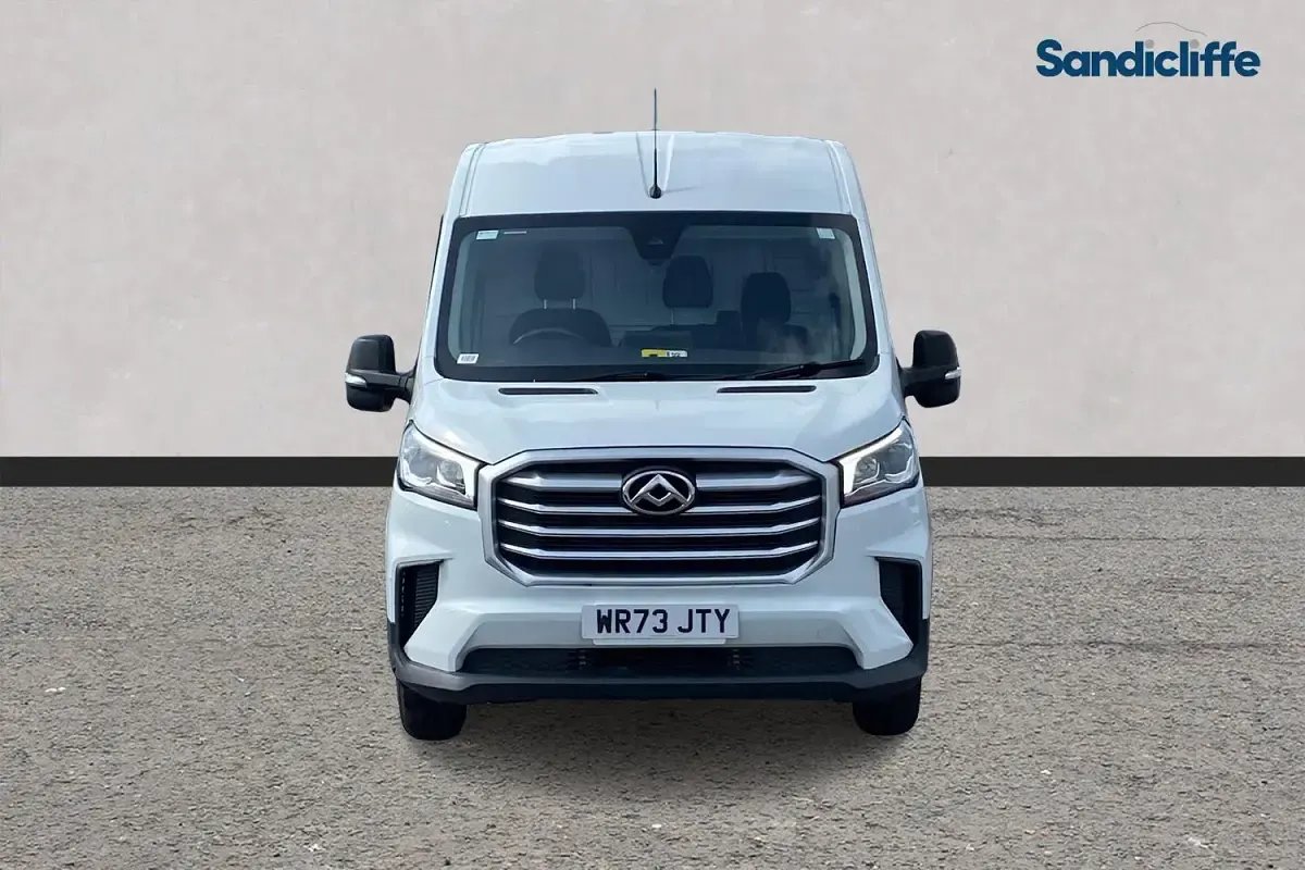Used Maxus V90 2022 Solid  blanc white Van