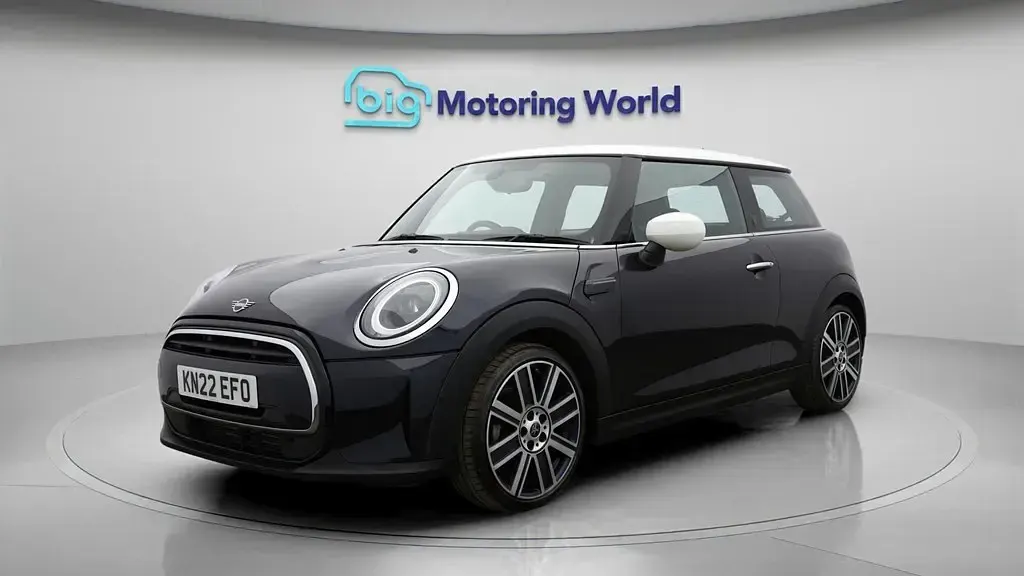 Begagnad Mini Cooper Exclusive 136 HK (100 kW) 2022 Svart Halvkombi