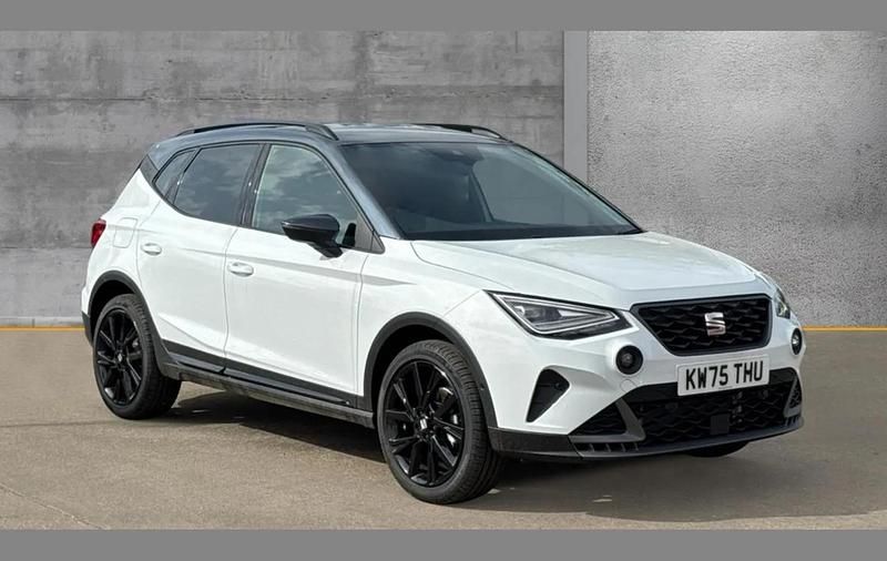 New Seat Arona Black Edition 115 HP (84 kW) 2025 White SUV