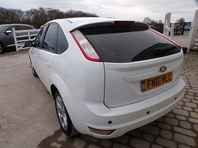 Used Ford Focus Sport 110 HP (80 kW) 2011 White Hatchback