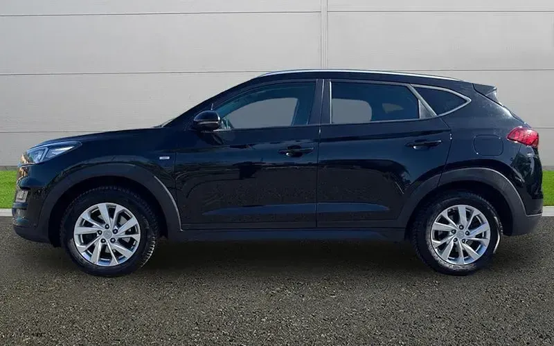 Usado Hyundai Tucson SE 116 HP (85 kW) 2020 Preto SUV