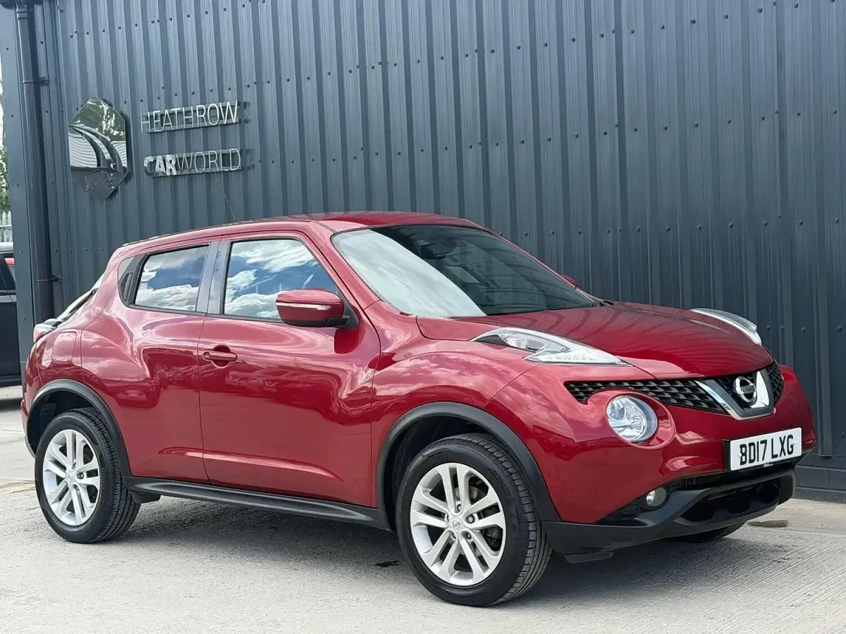 Used Nissan Juke N-Connecta 110 HP (80 kW) 2017 Red SUV