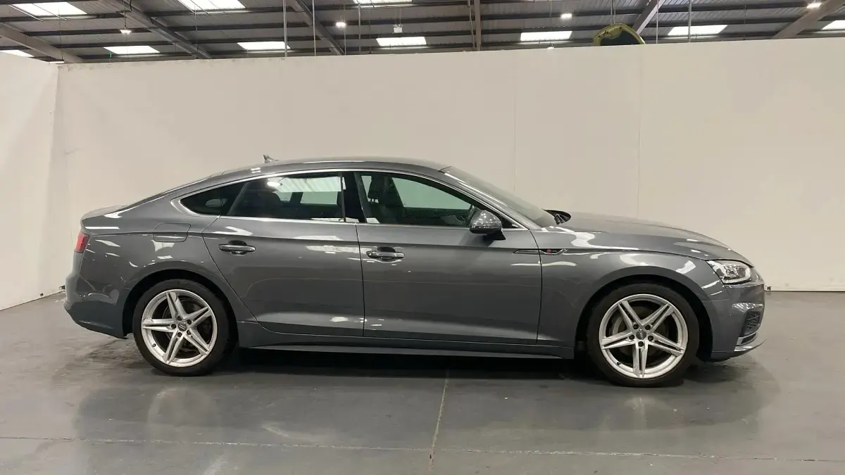 Używany Audi A5 S-Line 190 KM (139 kW) 2017 Szary Coupe