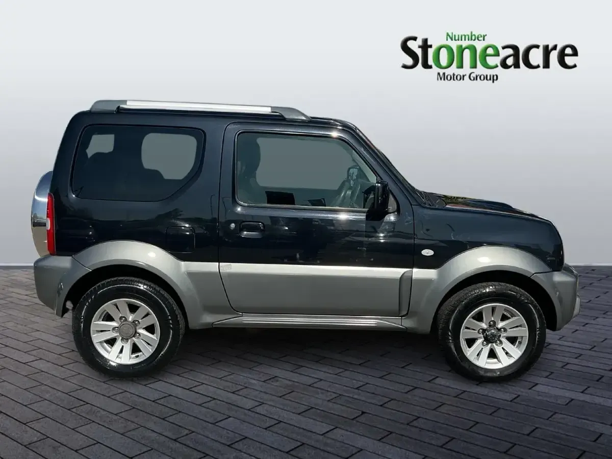 Używany Suzuki Jimny SZ4 85 KM (62 kW) 2013 Czarny SUV