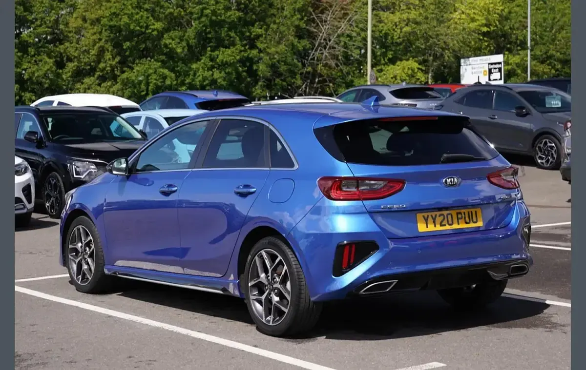 Begagnad Kia Ceed GT-Line 140 HK (102 kW) 2020 Blå Halvkombi