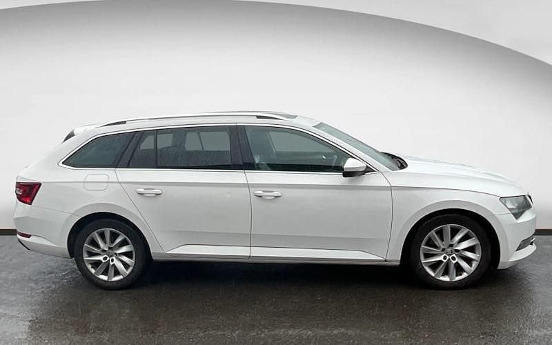 Used Skoda Superb SE Technology 150 HP (110 kW) 2019 White Estate