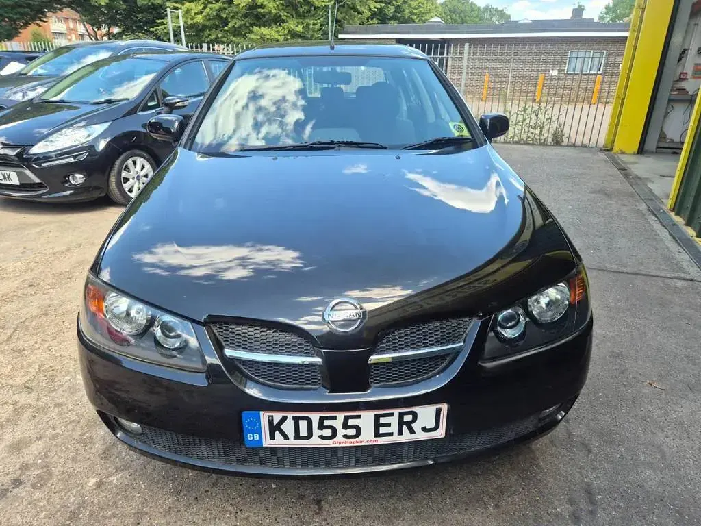 Used Nissan Almera SE 98 HP (72 kW) 2005 Black Hatchback