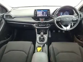 Used Hyundai i30 SE 110 HP (80 kW) 2017 Red Hatchback
