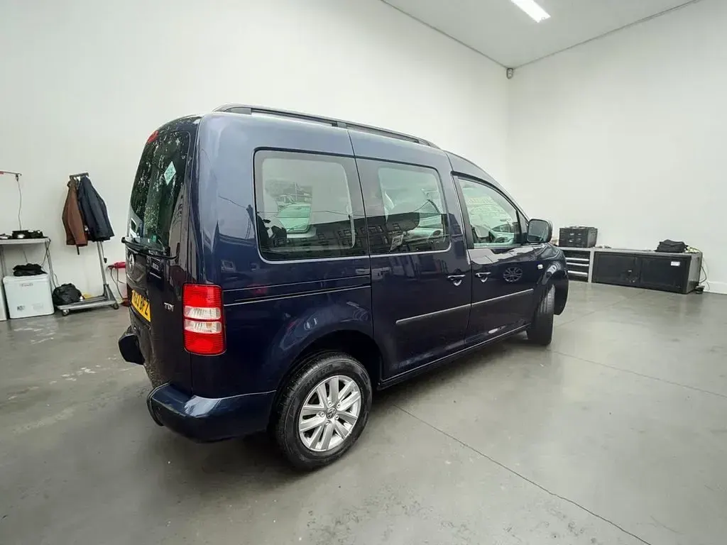 Used VW Caddy Life 102 HP (75 kW) 2013 Blue MPV
