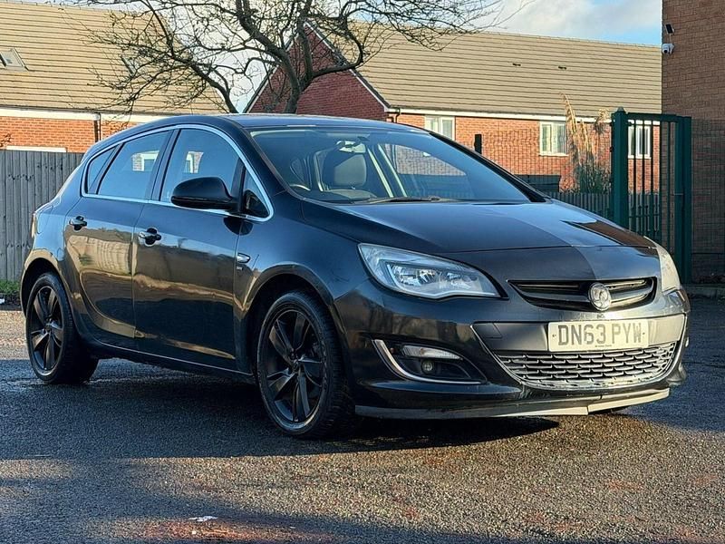 Black Used 2013 Vauxhall Astra SRi Hatchback | £1,495 (Super price) - Image 1/4
