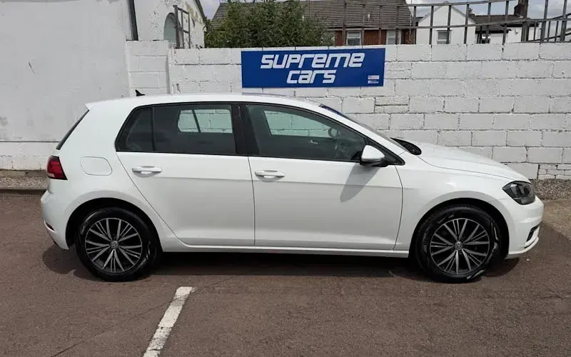 Used VW Golf VII SE 150 HP (110 kW) 2018 Hatchback