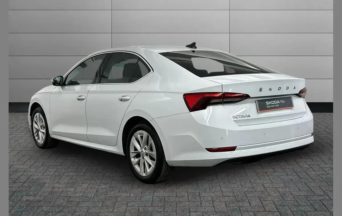 Used Skoda Octavia SE L 148 HP (108 kW) 2024 White Hatchback