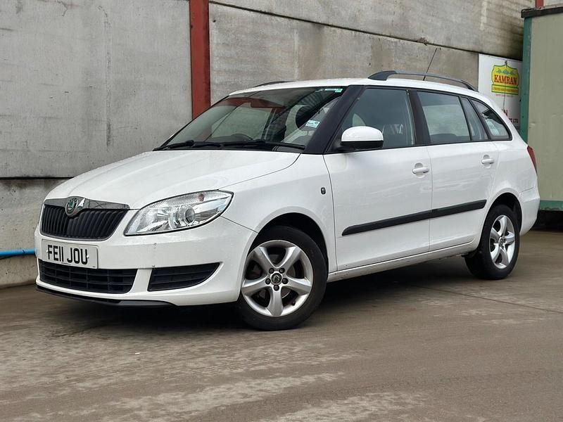 Used Skoda Fabia SE 2011 White Estate