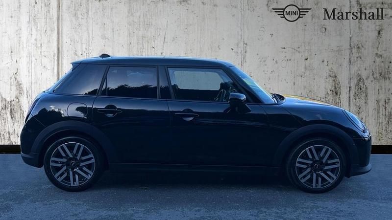 Used Mini Cooper Hatch 113 kW (154 HP) 2025 Black Hatchback