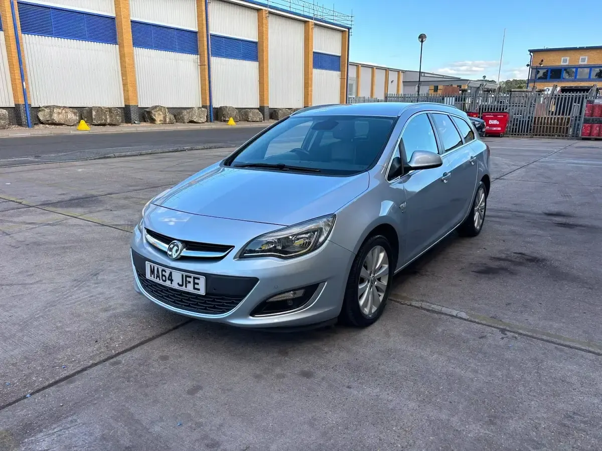 Used Vauxhall Astra Elite 2014 Silver Estate