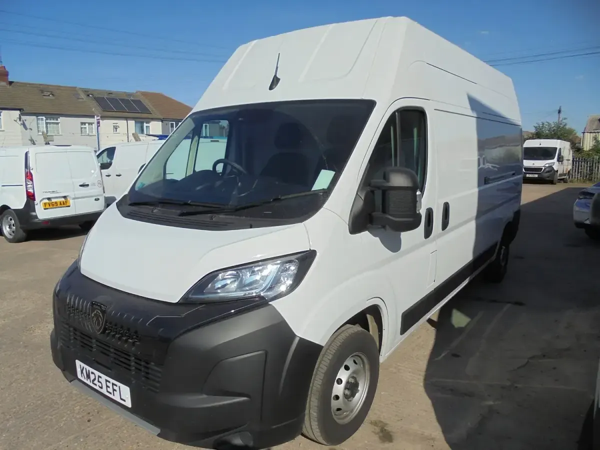 Used Peugeot Boxer 140 HP (102 kW) 2025 White Van