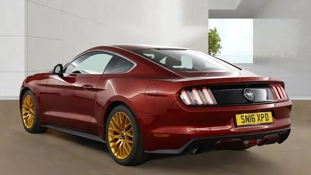 Used Ford Mustang 317 HP (233 kW) 2016 Red Coupe