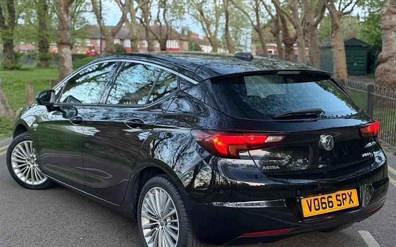 Second-hand Vauxhall Astra Elite 150 CP (110 kW) 2017 Negru Hatchback