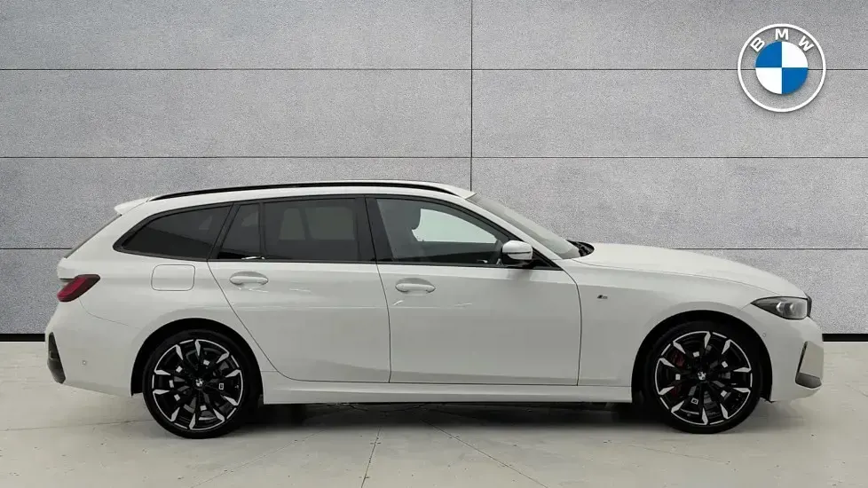 Used BMW 330 M Sport 288 HP (211 kW) 2025 White Estate