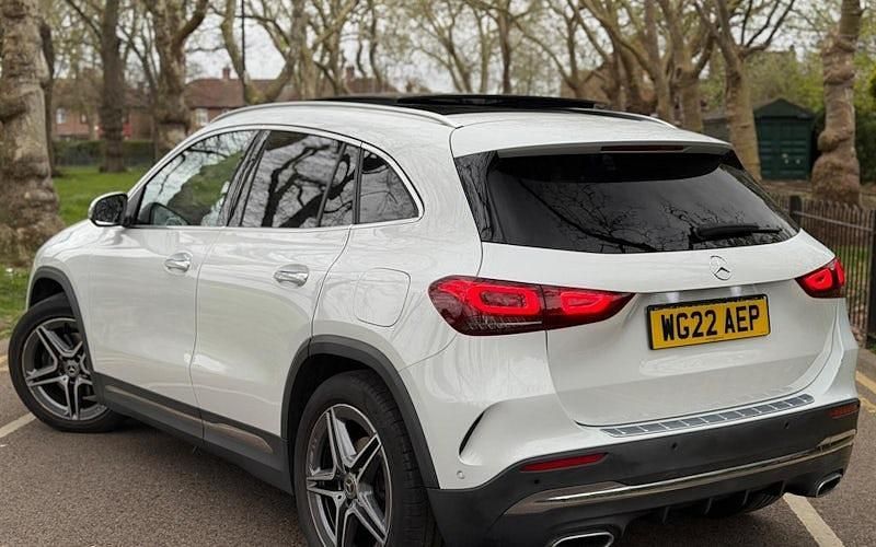 Used Mercedes GLA180 AMG Line Premium Plus 136 HP (100 kW) 2022 White SUV