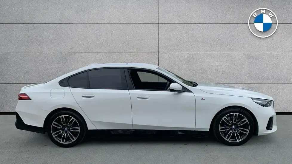 Used BMW 530e M Sport 295 HP (216 kW) 2025 White