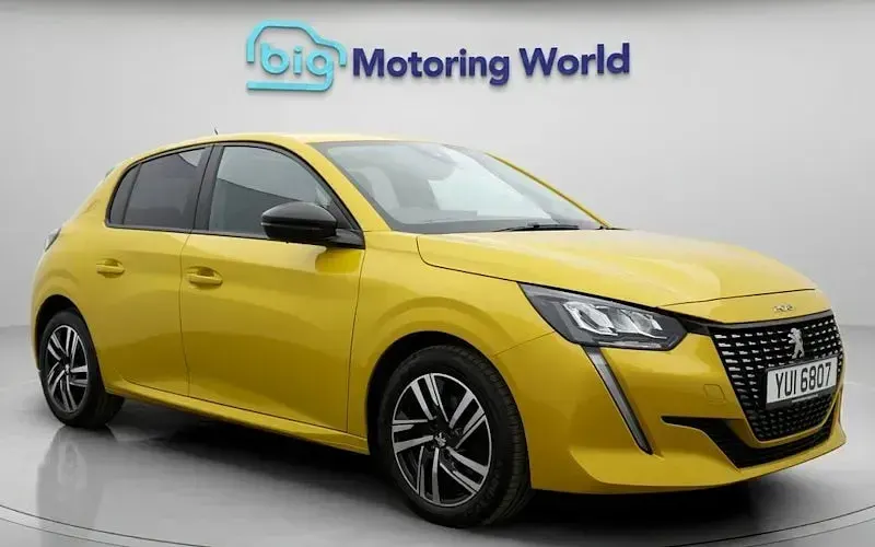 Used Peugeot 208 Active+ 102 HP (75 kW) 2023 Hatchback