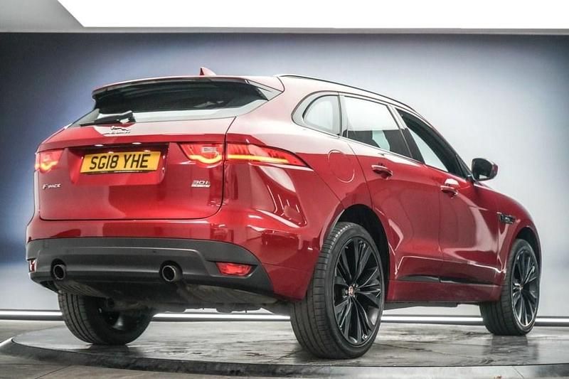 Used Jaguar F-Pace R-Sport 300 HP (220 kW) 2018 Red SUV