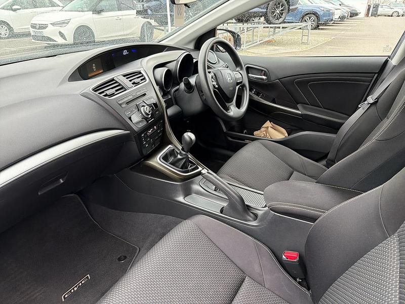 Used Honda Civic S 100 HP (73 kW) 2015 Blue Hatchback