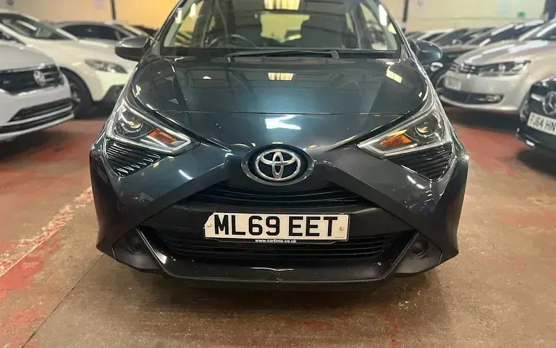 Used Toyota Aygo X-play 72 HP (52 kW) 2019 Grey Hatchback