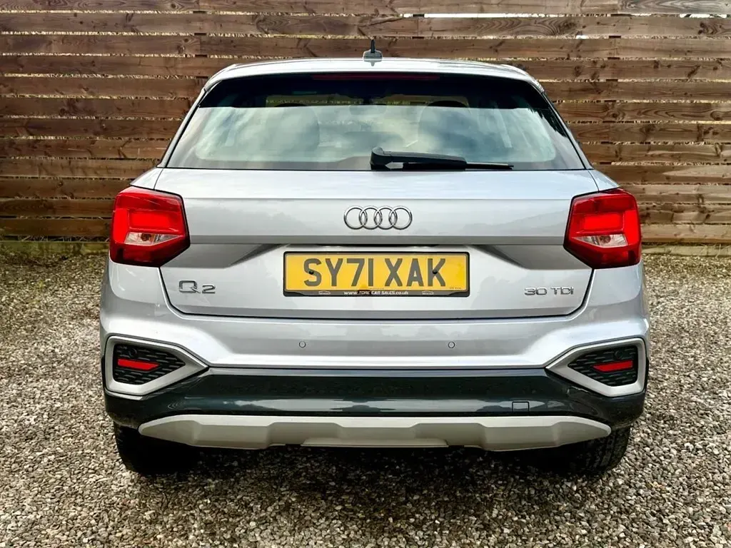 Used Audi Q2 Sport 116 HP (85 kW) 2021 Silver SUV