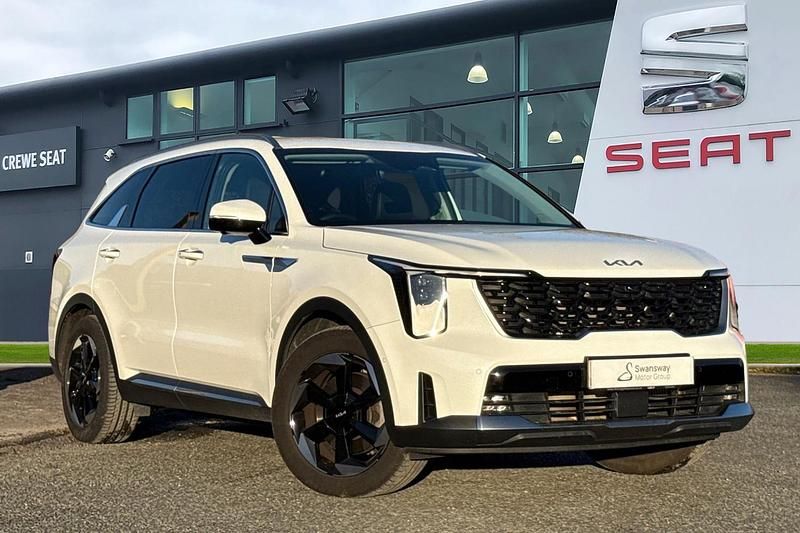 White Used 2024 Kia Sorento SUV | £35,990 (Super price) - Image 1/4