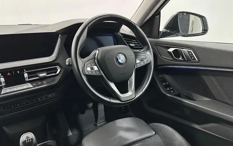 Used BMW 218 Sport Line 136 HP (100 kW) 2022 White Coupe