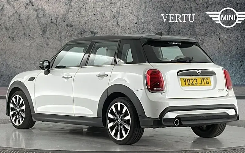 Used Mini Cooper Exclusive 136 HP (100 kW) 2023 White Hatchback