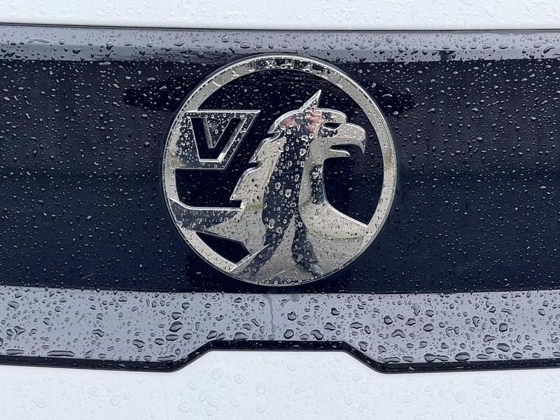 Nouă Vauxhall Vivaro 143 CP (105 kW) 2026 Alb Monovolum