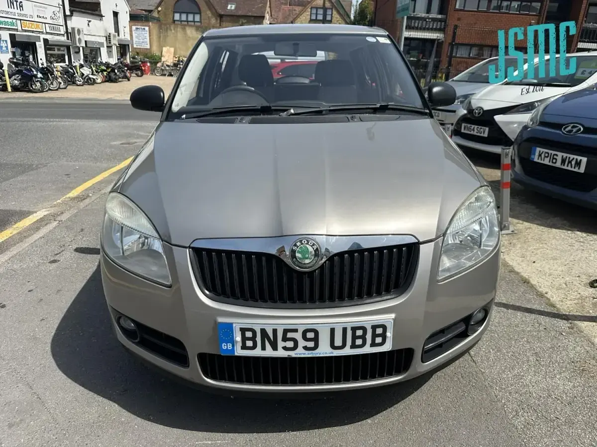 Used Skoda Fabia 70 HP (51 kW) 2009 Beige Hatchback