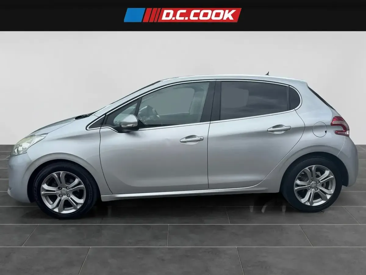 Used Peugeot 208 Allure 2015 Silver Hatchback