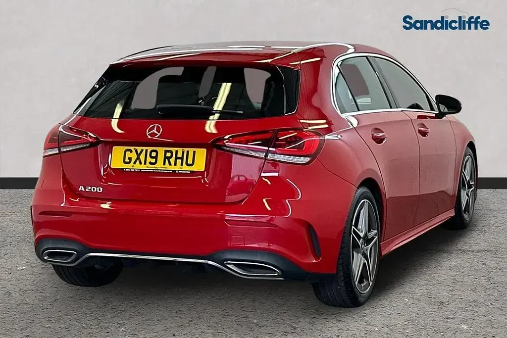 Usado Mercedes A200 AMG line 163 HP (119 kW) 2020 Vermelho Citadino