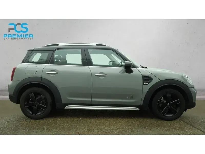 Begagnad Mini Cooper Countryman Classic 2022 Grå SUV