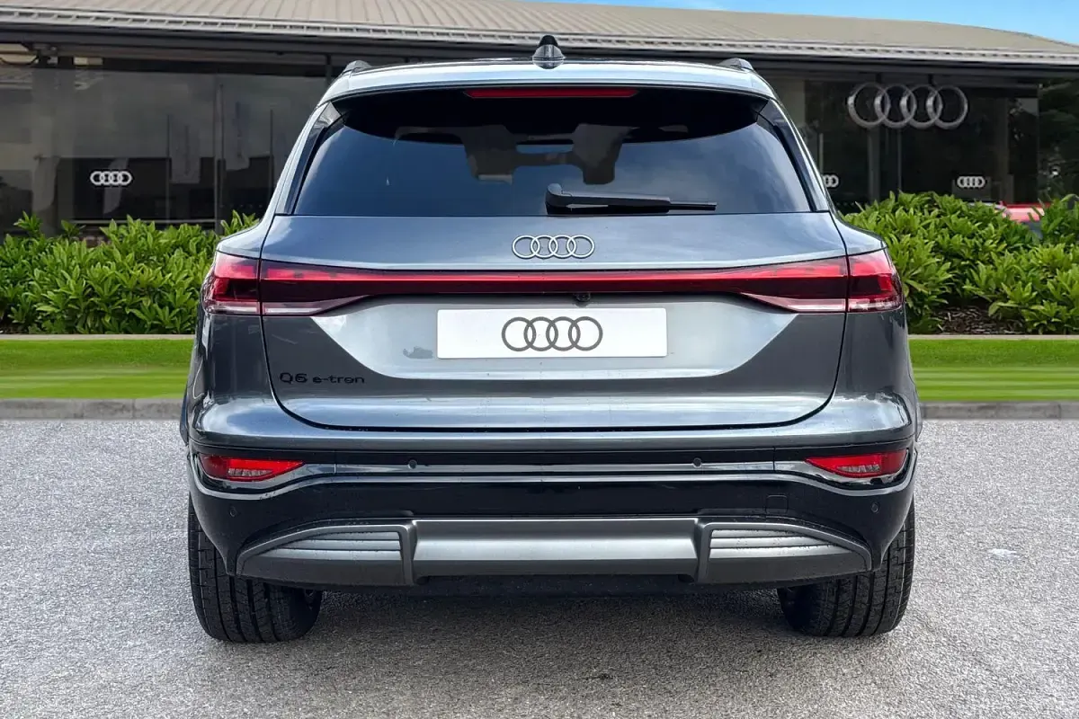 New Audi Q6 e-tron S-Line 239 kW (326 HP) 2026 Grey SUV