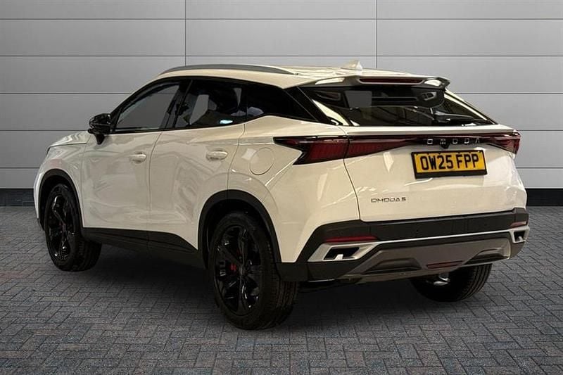 Used Omoda 5 147 HP (108 kW) 2025 Selenite white SUV