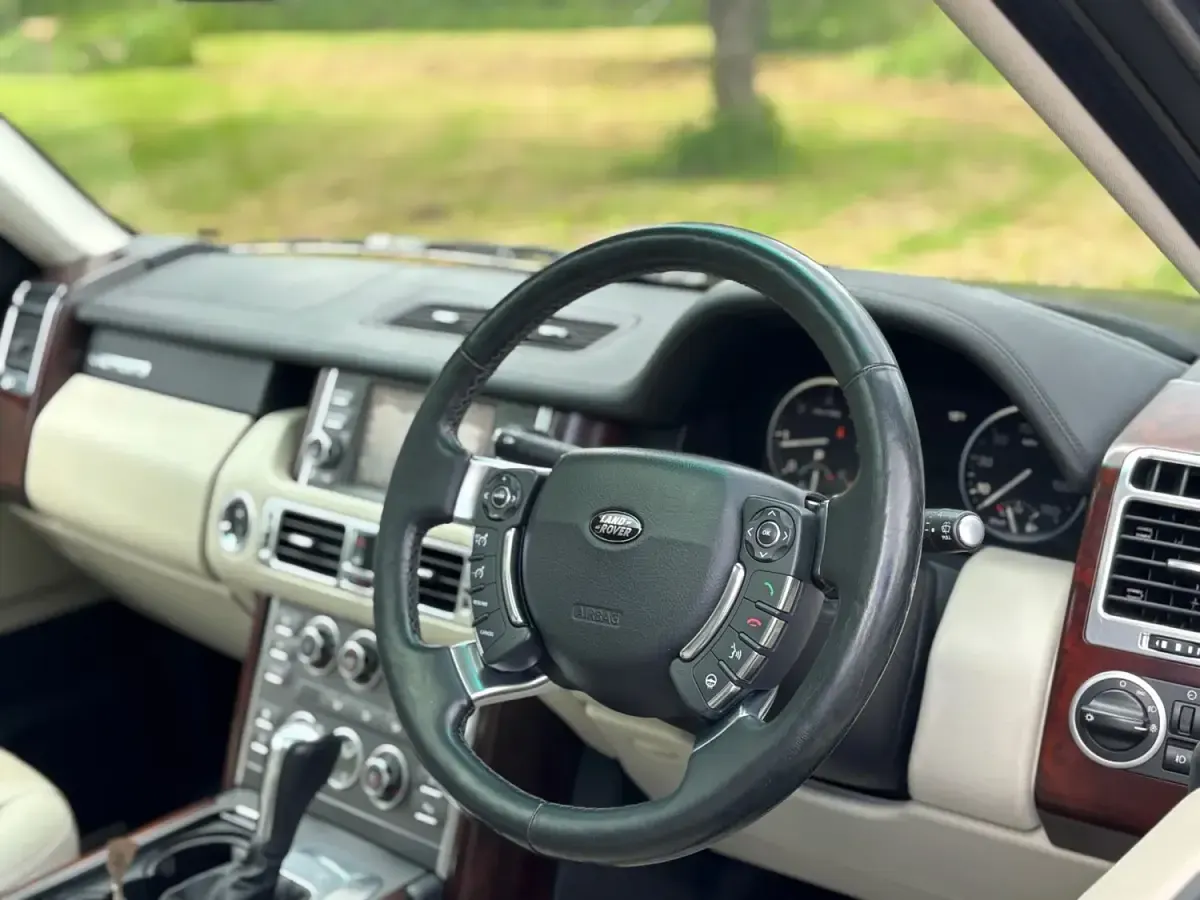 Second-hand Land Rover Range Rover Vogue SE 271 CP (199 kW) 2010 Negru SUV
