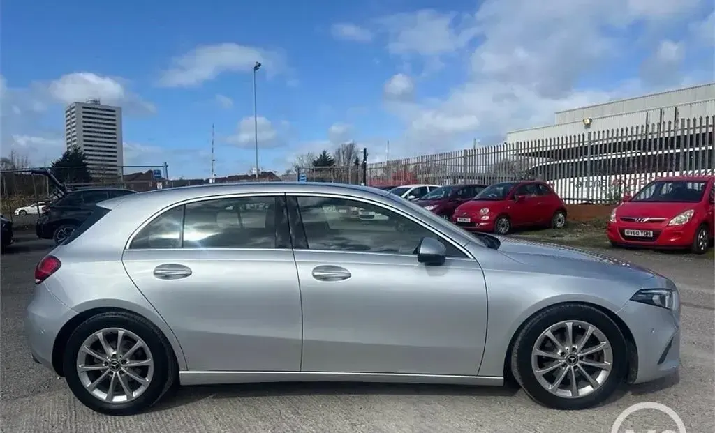 Used Mercedes A180 Executive 116 HP (85 kW) 2018 Silver Hatchback