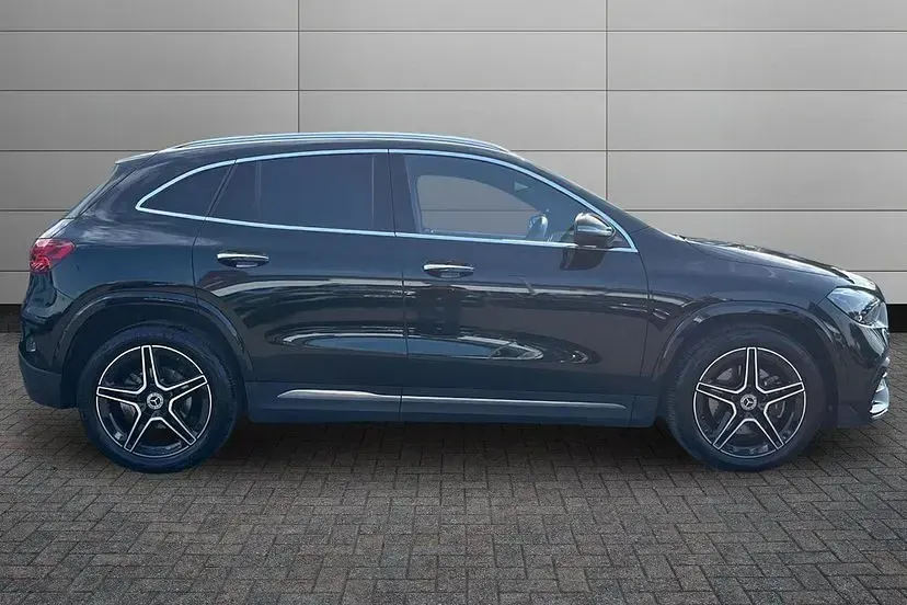 Used Mercedes GLA200 Executive 148 HP (108 kW) 2025 Black SUV
