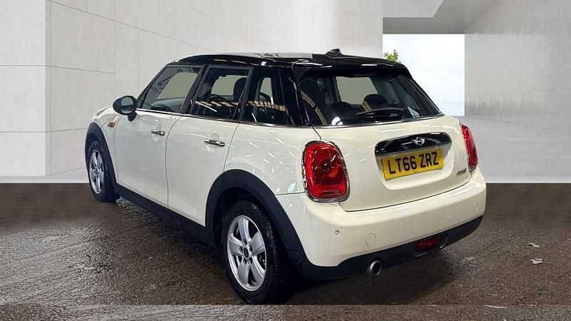 Used Mini Cooper Hatch 2016 White Hatchback