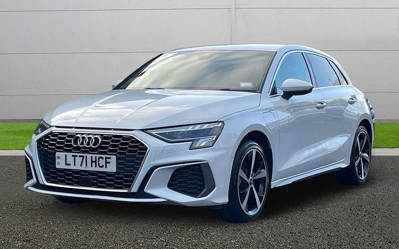 Used Audi A3 Sportback e-tron S-Line 204 HP (150 kW) 2025 Hatchback