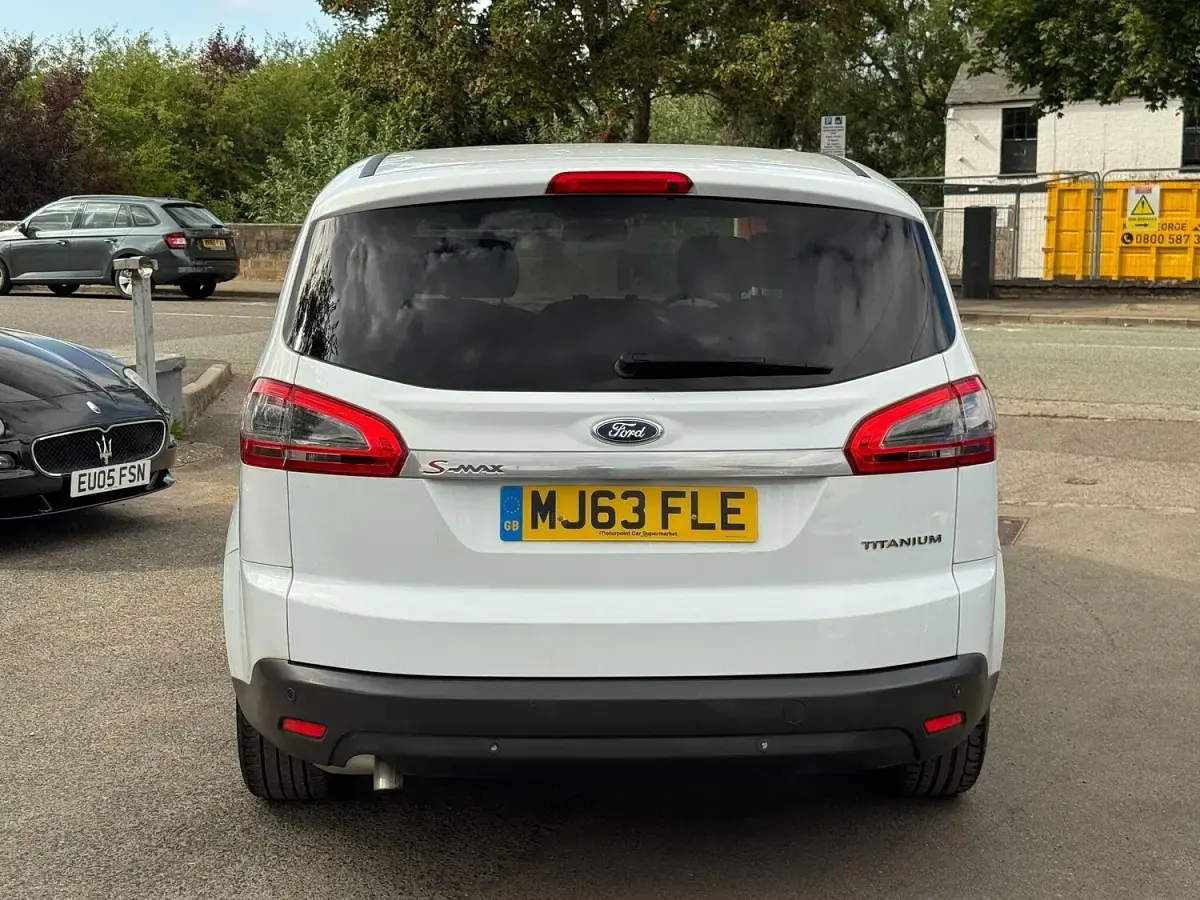 Used Ford S-MAX Titanium 2013 White MPV