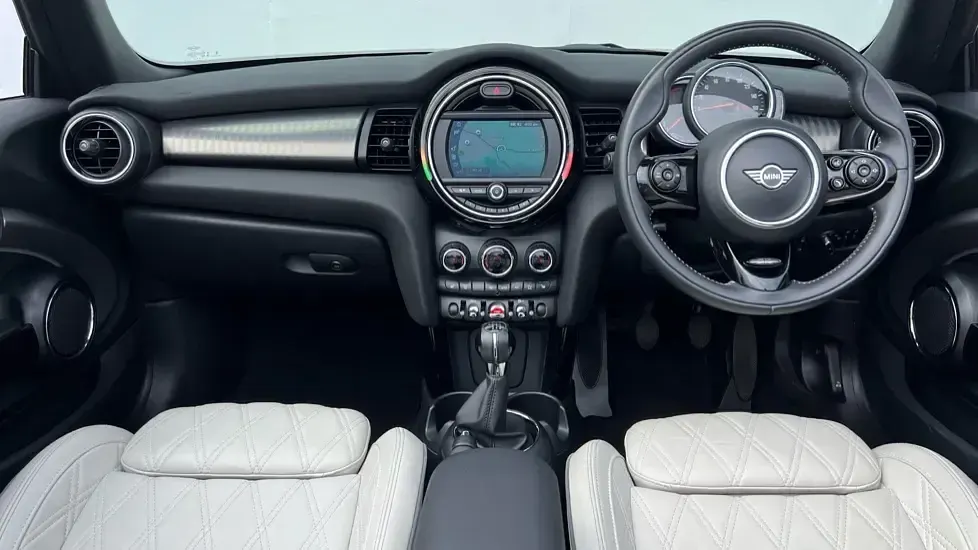 Used Mini Cooper Cabriolet Exclusive 134 HP (98 kW) 2020 Red Cabriolet